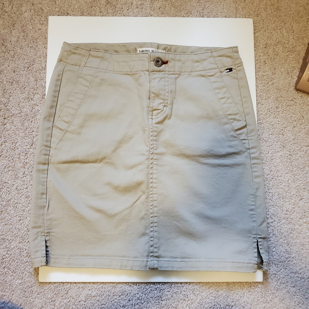 Tommy Hilfiger Khaki pencil skirt size 1